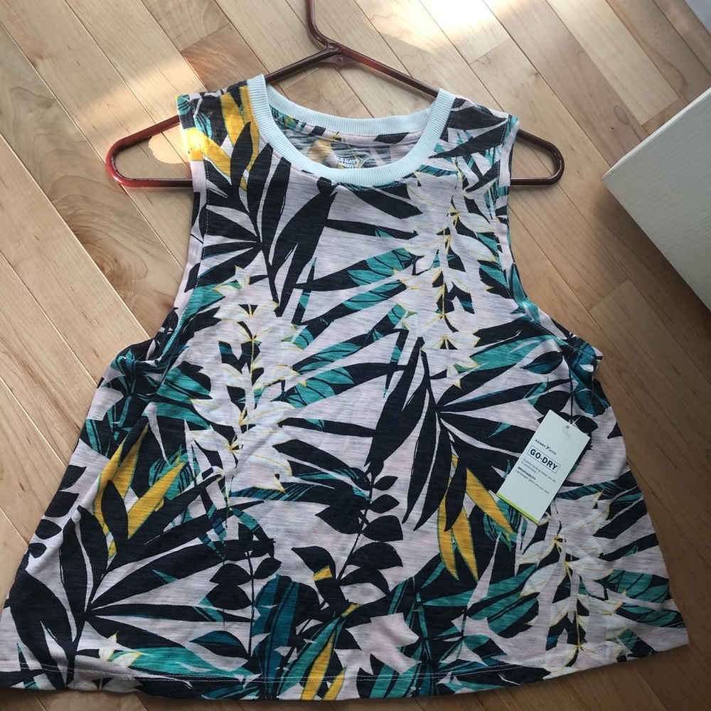 NWT Old Navy active Wear Size S. Originally $20+ - Picture 2 of 2